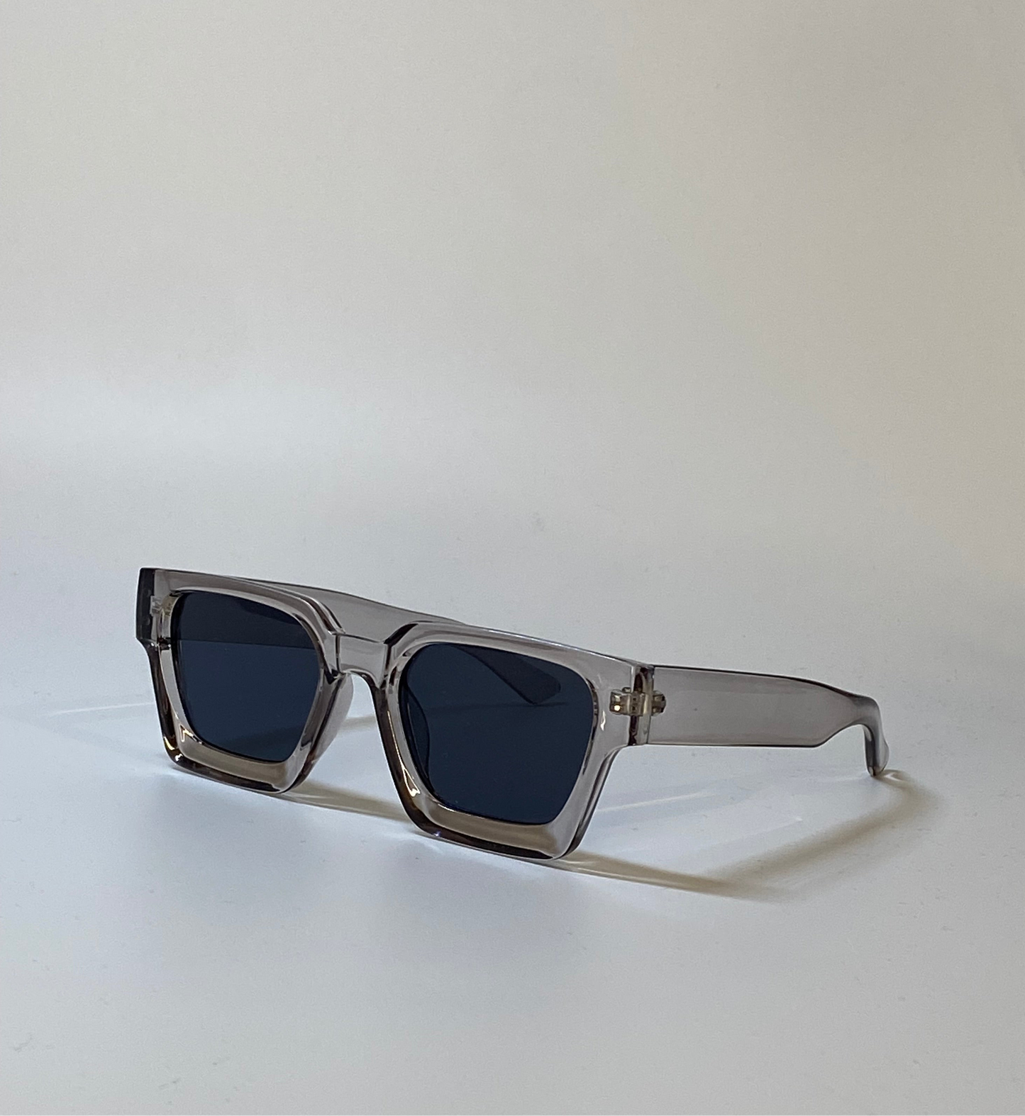 GREY OLYMPE
